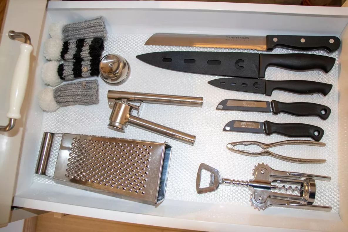 Cutlery and kitchen accessories