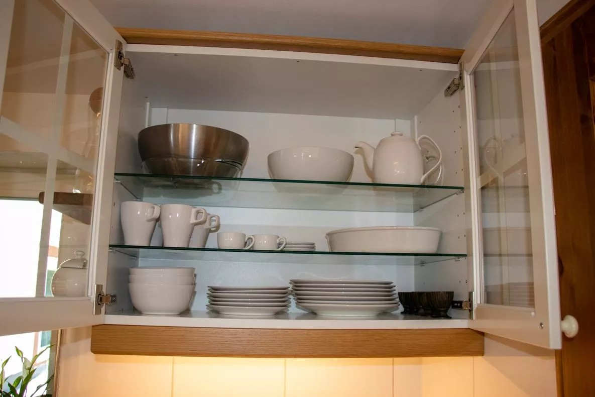 Crockery and porcelain